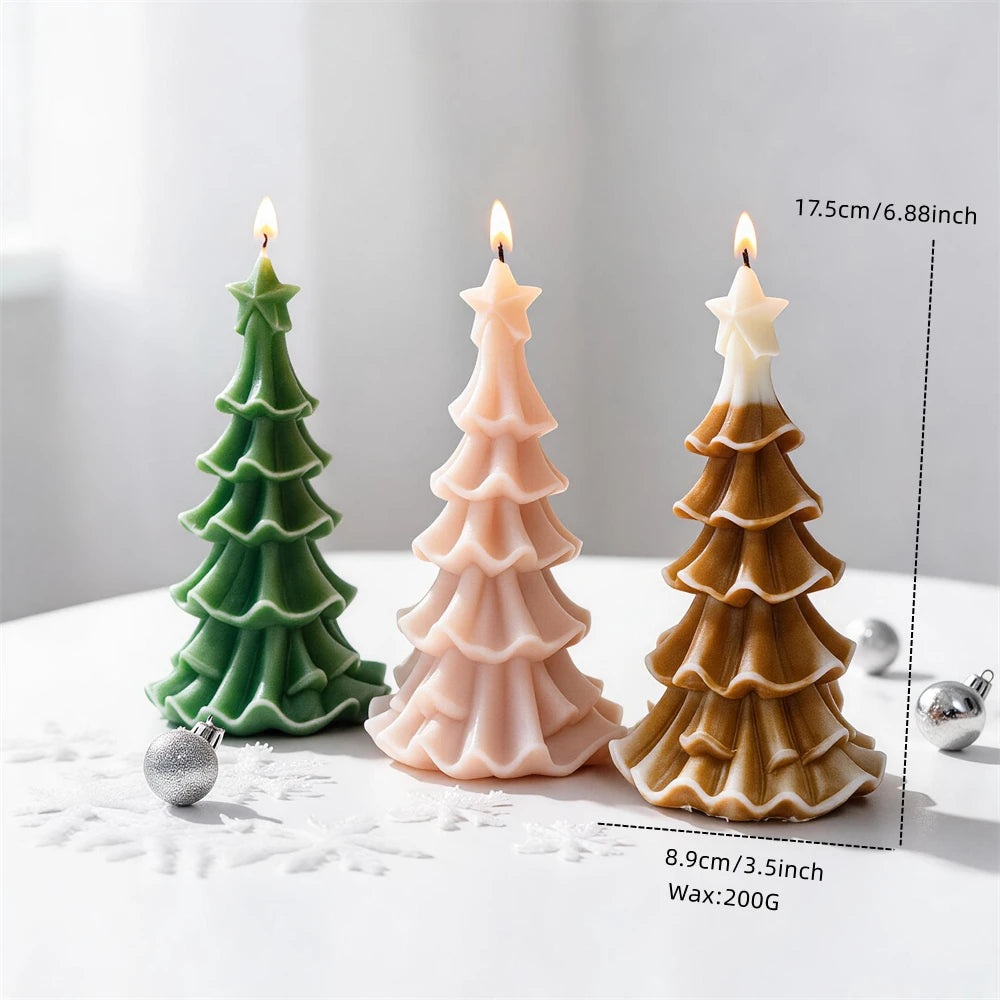 Star-topped Christmas tree candle measuring 17.5 centimetres tall
